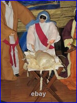 2009 Gemmy Holiday Living Nativity Scene 3.5 Ft Tall 6 Figures Stable Complete