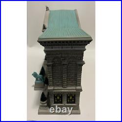 Dept 56 The Art Institute of Chicago Christmas In The City 59222 NEW