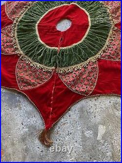 FrontGate Christmas Tree Skirt Ornate Tassels Green Red Gold 66 READ READ