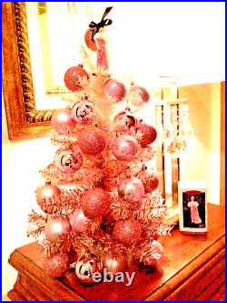 GORGEOUS BARBIE PINK CHRISTMAS TREE TABLE TOP WithORNAMENTS HALLMARK KEEPSAKE 28