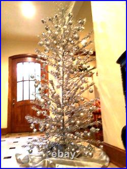 Gorgeous Huge Vintage 60's Aluminum Christmas Tree Pom-Poms? 8' Xtra Crown