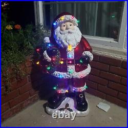 Kringle Express Indoor/Outdoor Oversized 36 Illuminated Santa Holding Wreath