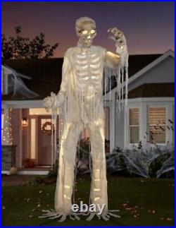 Lowe's 2022 Haunted Living 12 Ft LED Lighted Animatronic Poseable Halloween
