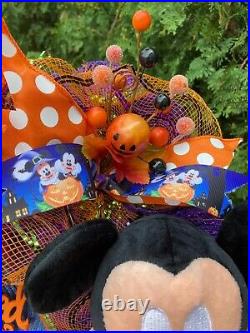 Mickey and Minnie Halloween Wreath, Disney Halloween Wreath with Lights