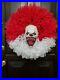 Pennywise_Wreath_Pennywise_mask_Clown_Wreath_Halloween_Decor_Front_Door_Deco_01_gv