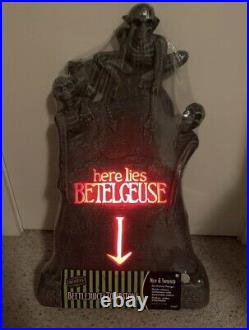 Spirit Halloween Beetlejuice Light Up Tombstone Graveyard Rare NEW MIP