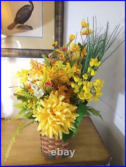 Sunny summer basket 21 floral arrangement